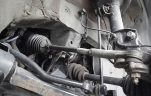 スタビライザーリンクの寿命を判断する症状や原因