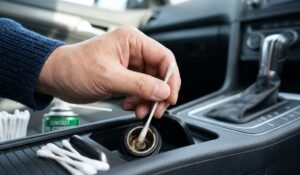 シガーソケットが反応しない時の修理法