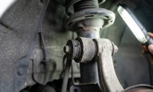 ギギギと鳴る原因と修理の費用